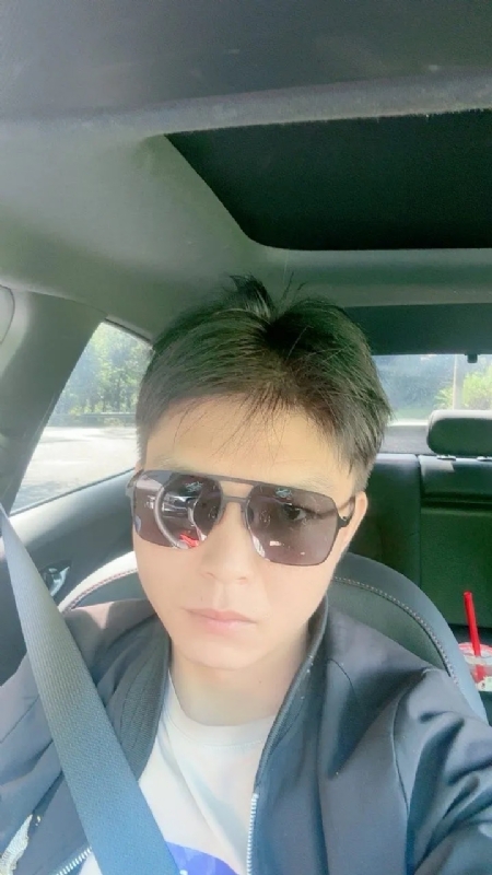 怀念的第一张照片--东莞相亲服务中心