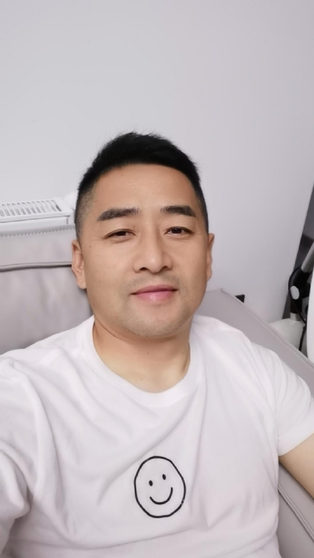 向阳而生的第一张照片--东莞相亲服务中心