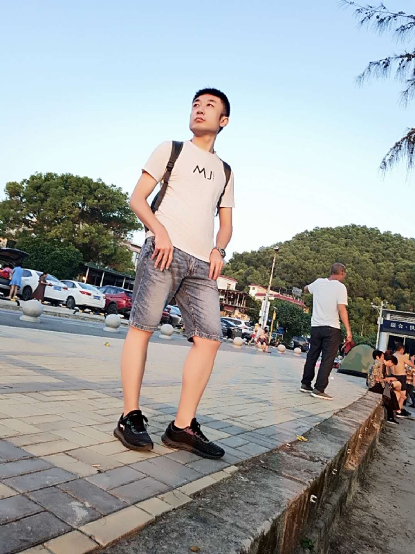 俊皓的第一张照片--东莞相亲服务中心