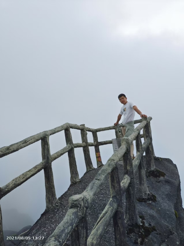 灰色轨迹的第一张照片--东莞相亲服务中心