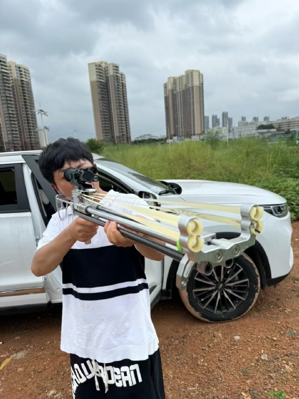 凌其飞的第四张照片--东莞相亲服务中心