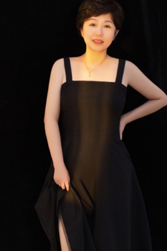 阿娜的第一张照片--东莞相亲服务中心