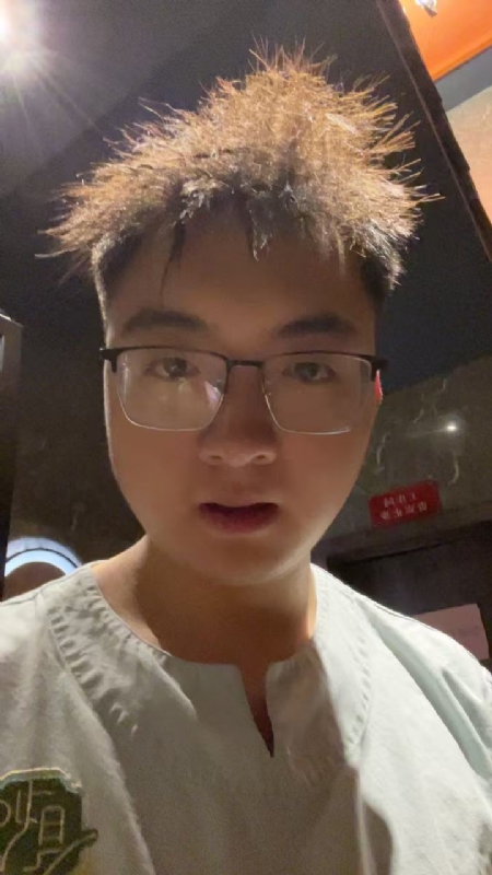 成熟稳重的男士的第一张照片--东莞相亲服务中心