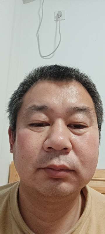 龙万的第一张照片--东莞相亲服务中心