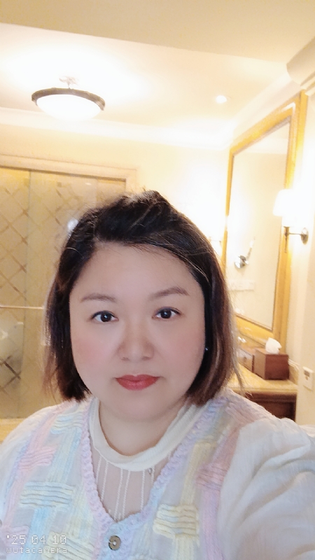 衎静玲瓏的第一张照片--东莞相亲服务中心