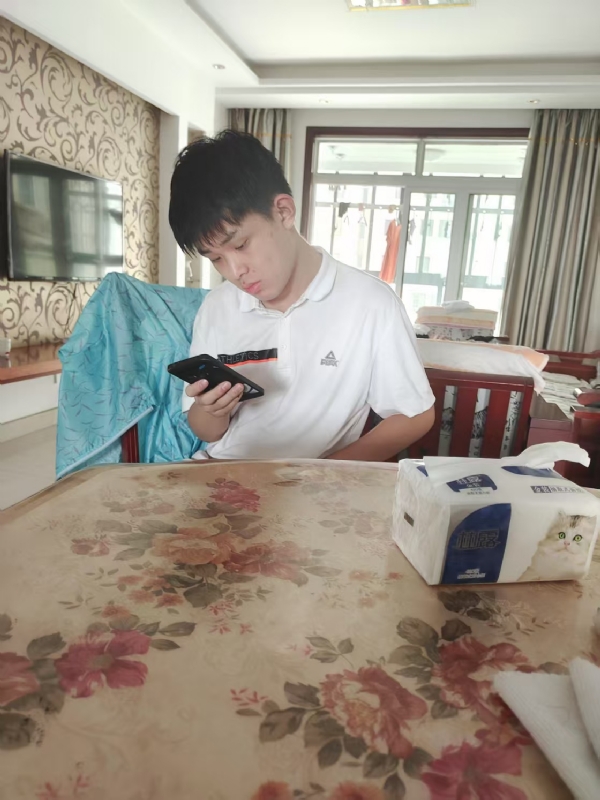 铁在烧的第一张照片--东莞相亲服务中心