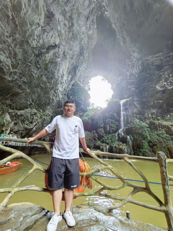 慎独的第二张照片--东莞相亲服务中心