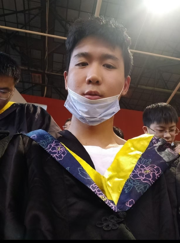 落落大方的第一张照片--东莞相亲服务中心