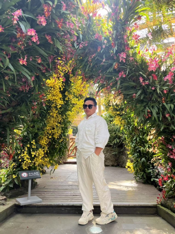 少一点的第一张照片--东莞相亲服务中心