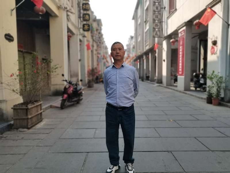 一粒尘埃的第一张照片--东莞相亲服务中心