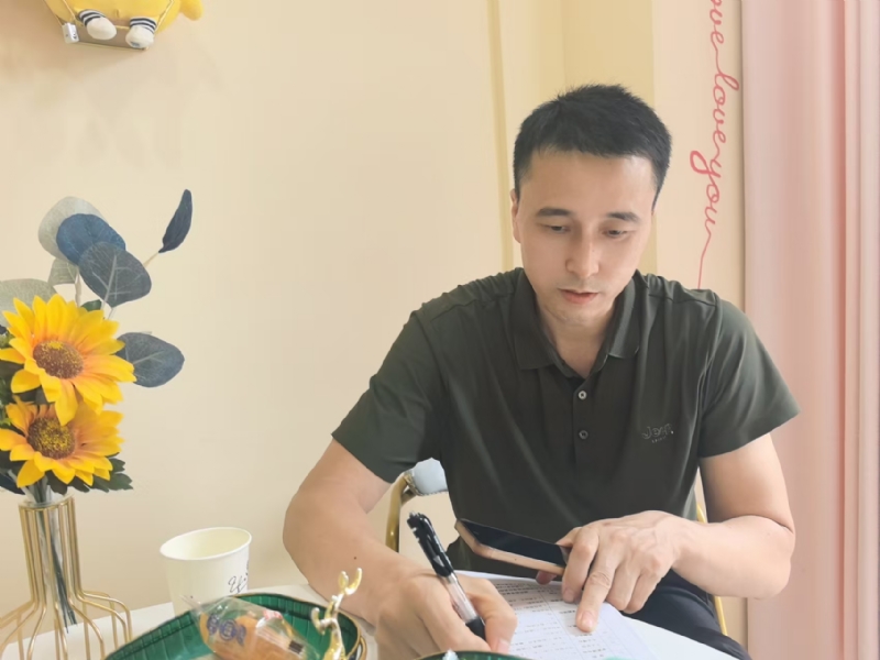 笑看一切的第二张照片--东莞相亲服务中心