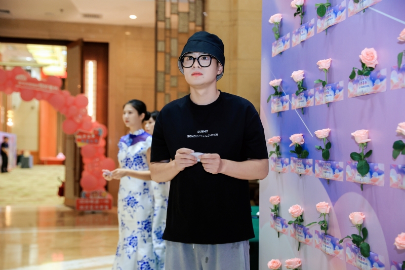 被驯服的象的第一张照片--东莞相亲服务中心