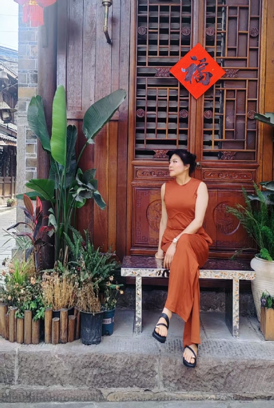 宛霞的第一张照片--东莞相亲服务中心