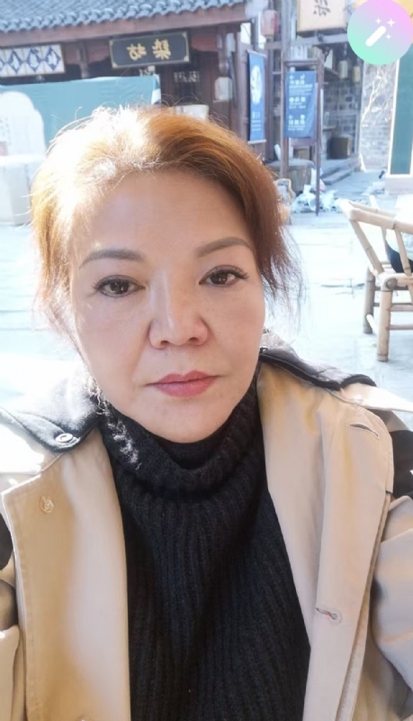 宛霞的第二张照片--东莞相亲服务中心