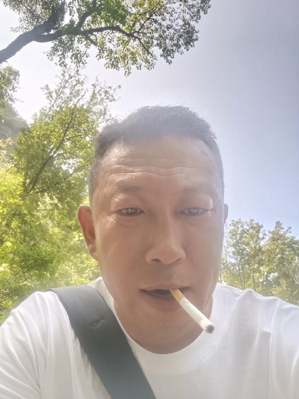 中年大叔的第一张照片--东莞相亲服务中心