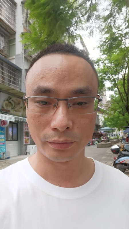 孤狼的第二张照片--东莞相亲服务中心