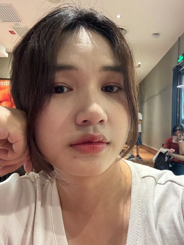 粉墨的第一张照片--东莞相亲服务中心